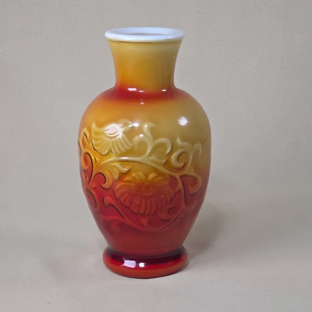 Vintage '81 Avon Spring Bouquet Glass Vase Oriental Red Ombre Chinoiserie 7